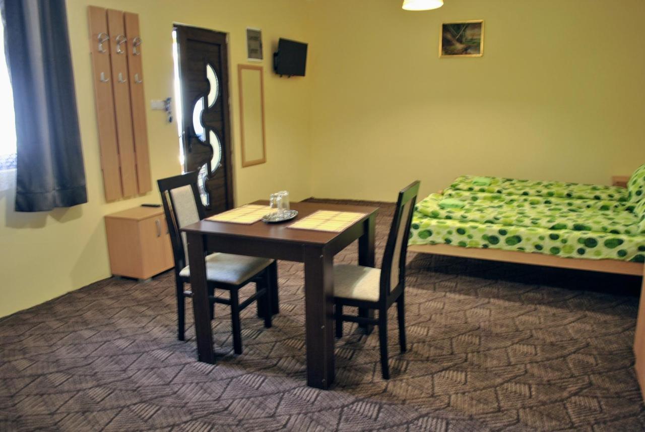 Eco Rural Tourism Association Skorenovac Hotel Bagian luar foto