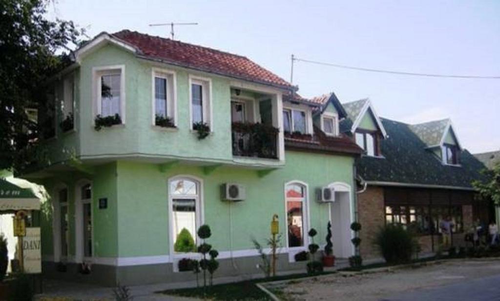 Eco Rural Tourism Association Skorenovac Hotel Bagian luar foto