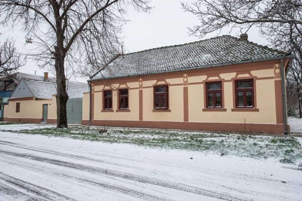 Eco Rural Tourism Association Skorenovac Hotel Bagian luar foto