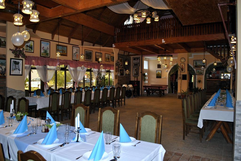 Eco Rural Tourism Association Skorenovac Hotel Bagian luar foto