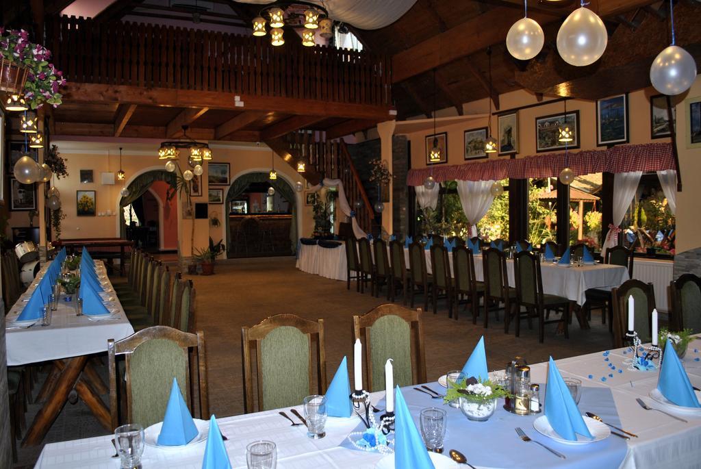 Eco Rural Tourism Association Skorenovac Hotel Bagian luar foto